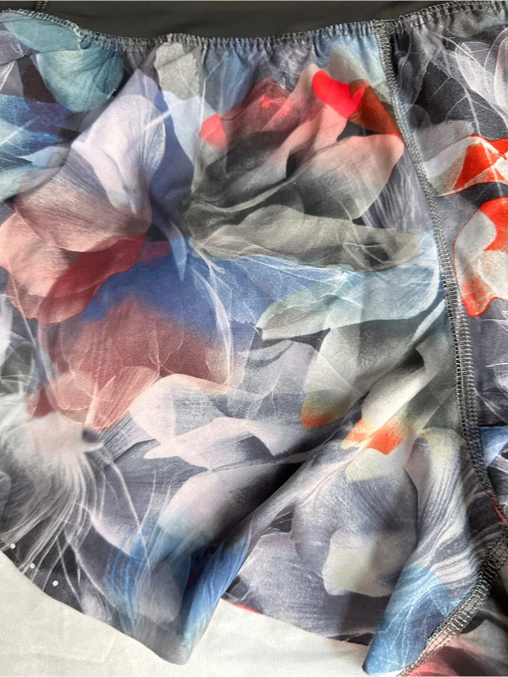 Lululemon Hotty Hot Lined Running Shorts Size 6 Blue Floral Print